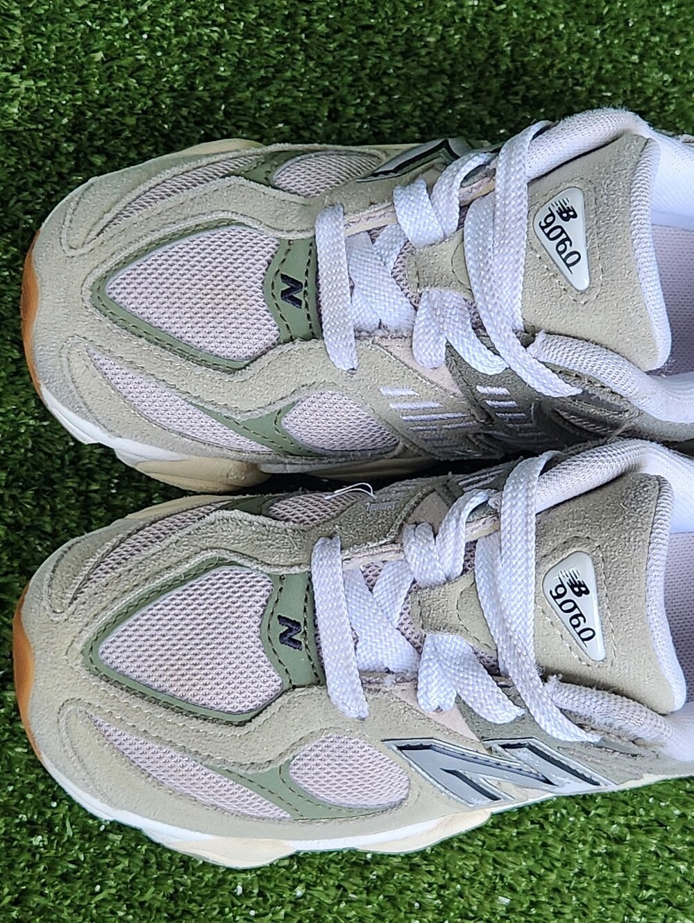 New Balance 9060 Little Girls Size 13 Athletic-Lifestyle Running Sneakers Shoes - Picture 11 of 16